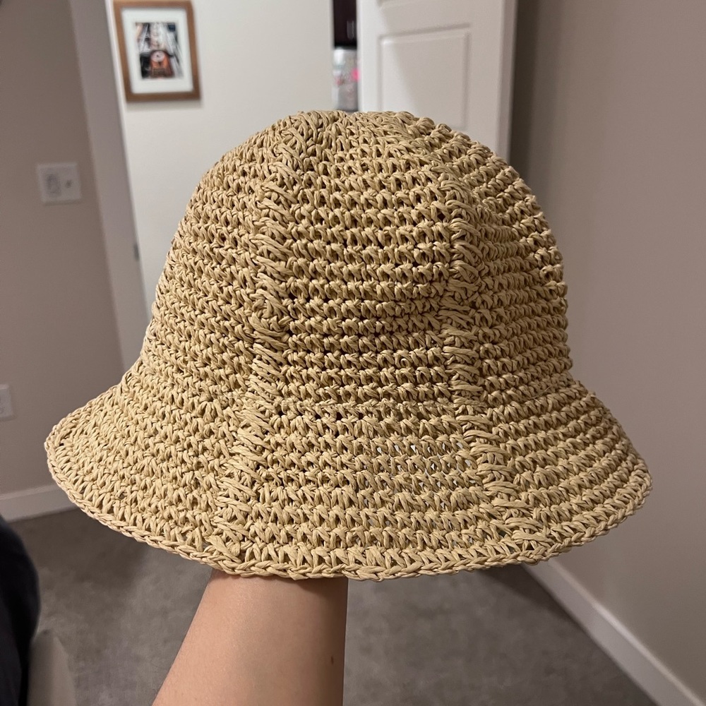 Straw bucket hat